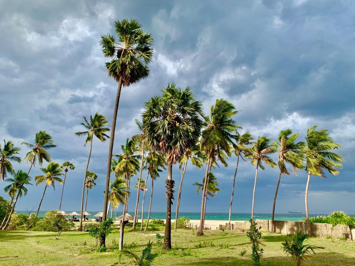 108 Palms Beach Resort Trincomalee Ngoại thất bức ảnh