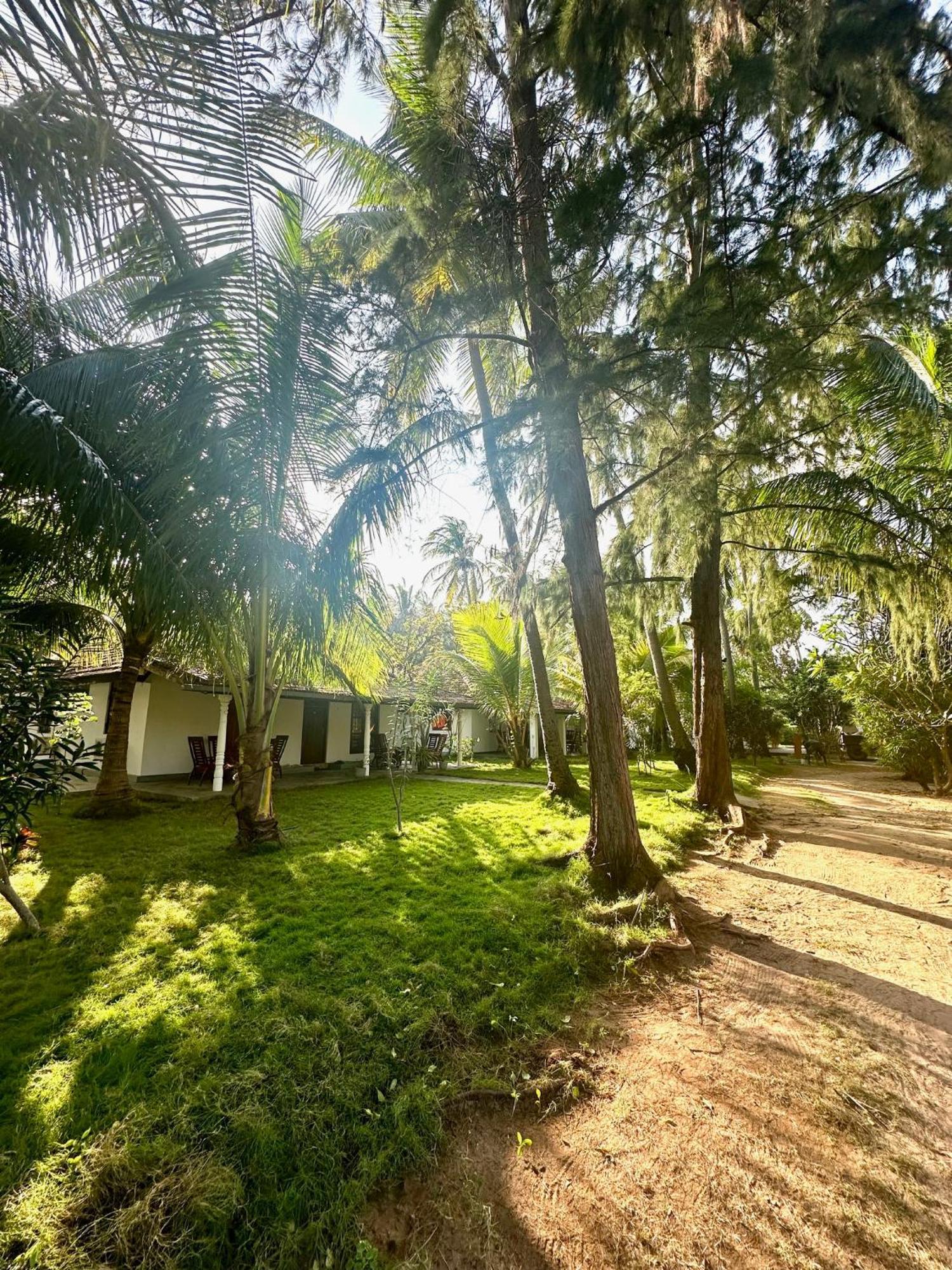 108 Palms Beach Resort Trincomalee Ngoại thất bức ảnh