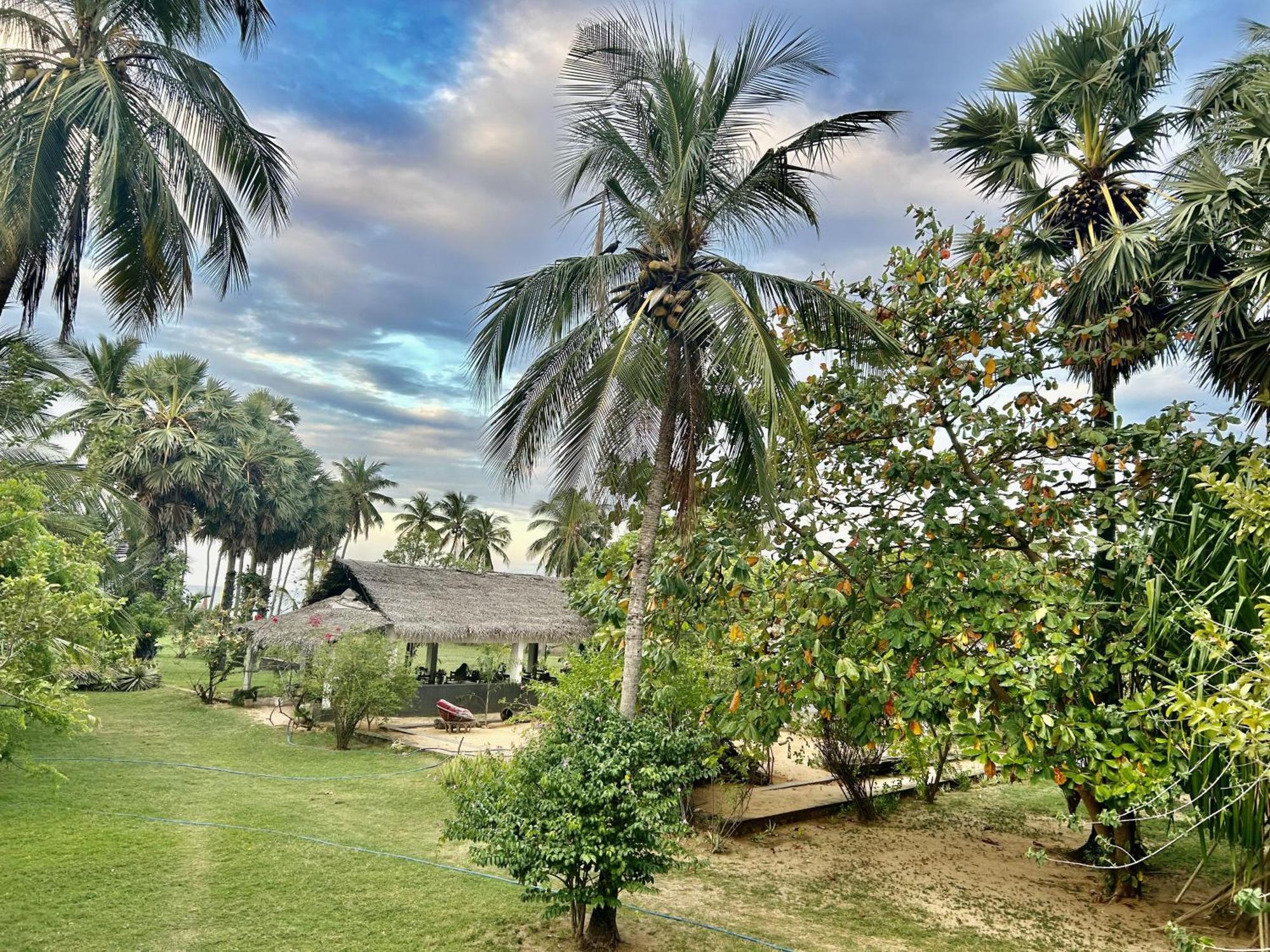 108 Palms Beach Resort Trincomalee Ngoại thất bức ảnh